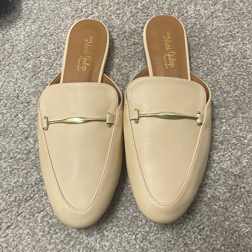 Mint Julep Boutique Mules / Slides